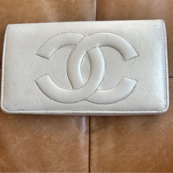CHANEL Wallet - Picture 1 of 6